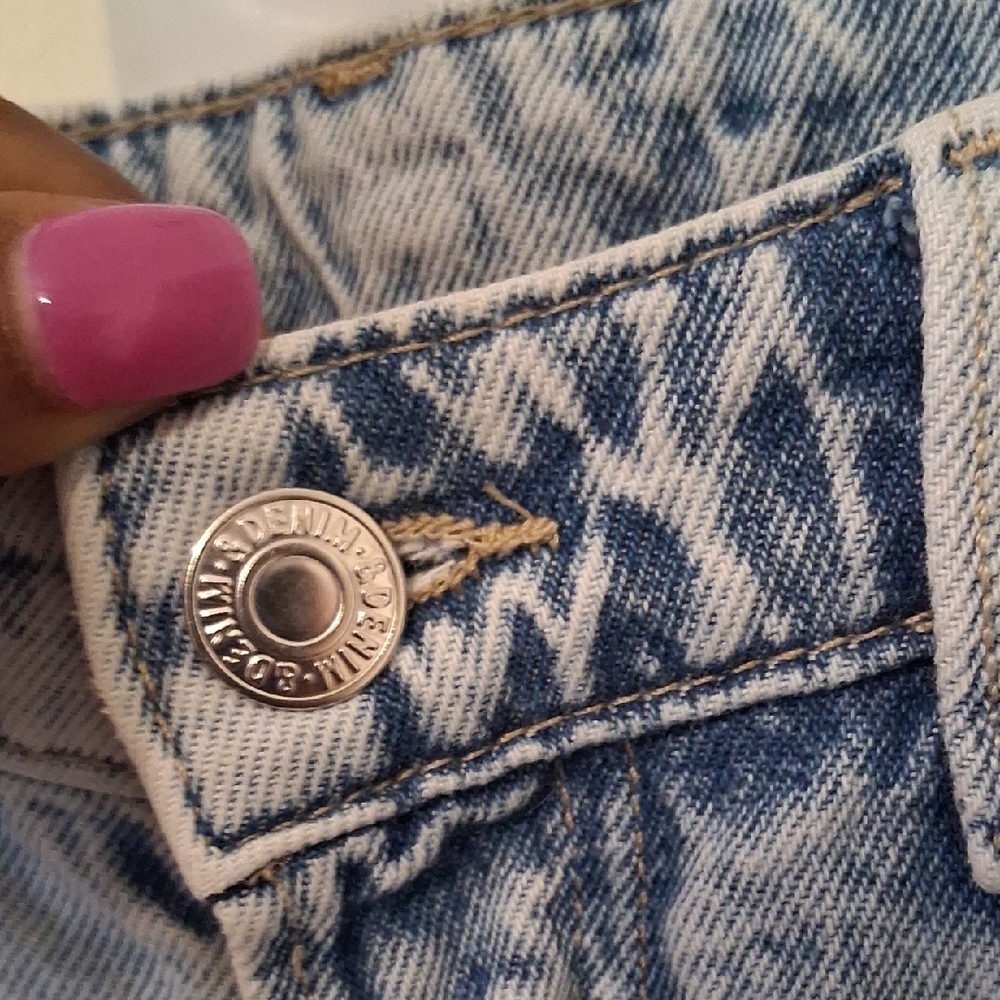 Distressed Light Blue Jeans - Picture 4 of 10